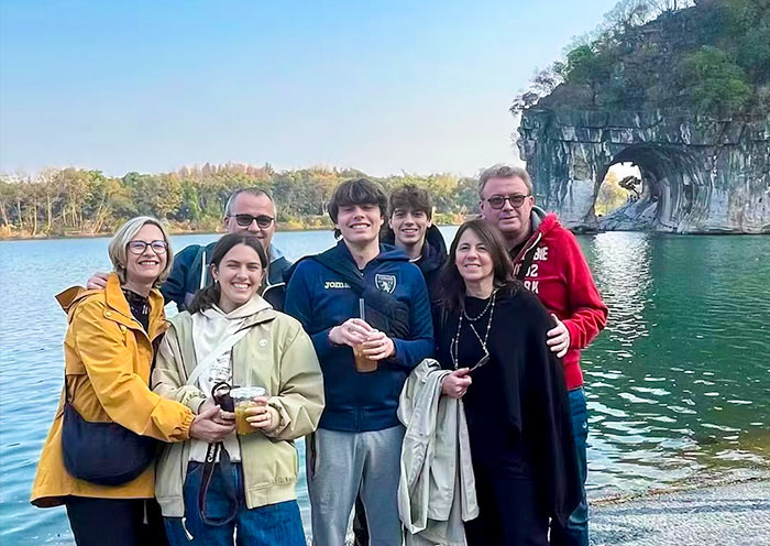 10 Days Beijing Xian Guilin Shanghai Tour elephant trunk hill 700 1